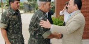 Governador em exercÃ­cio, JoÃ£o Oliveira, durante recepÃ§Ã£o ao General Baptista.